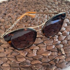 Guess Round Cat Eye Sunglasses Gold Brown Tortoise Frame Brown Gradient Lens